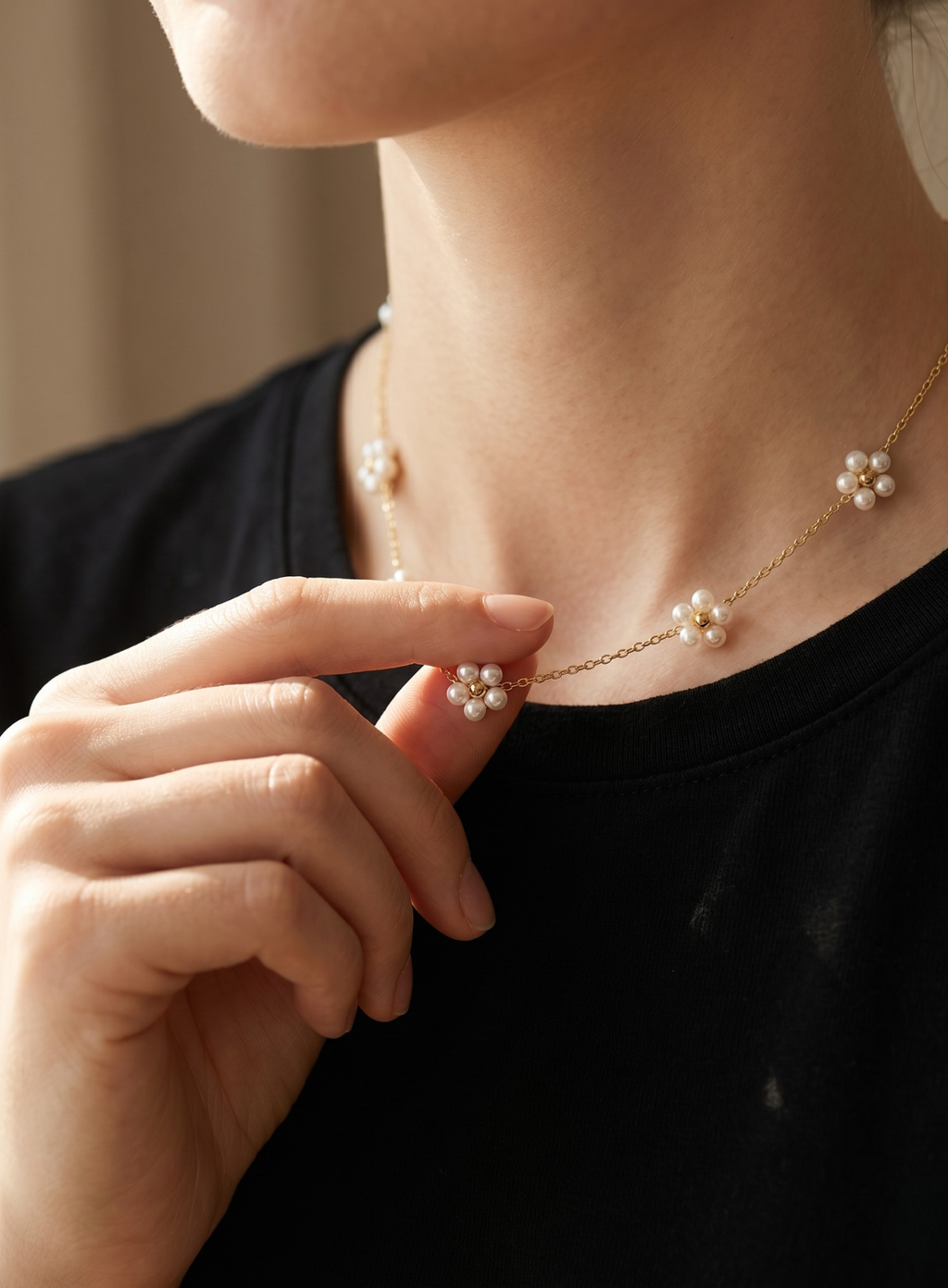 Collar Elegance Floral