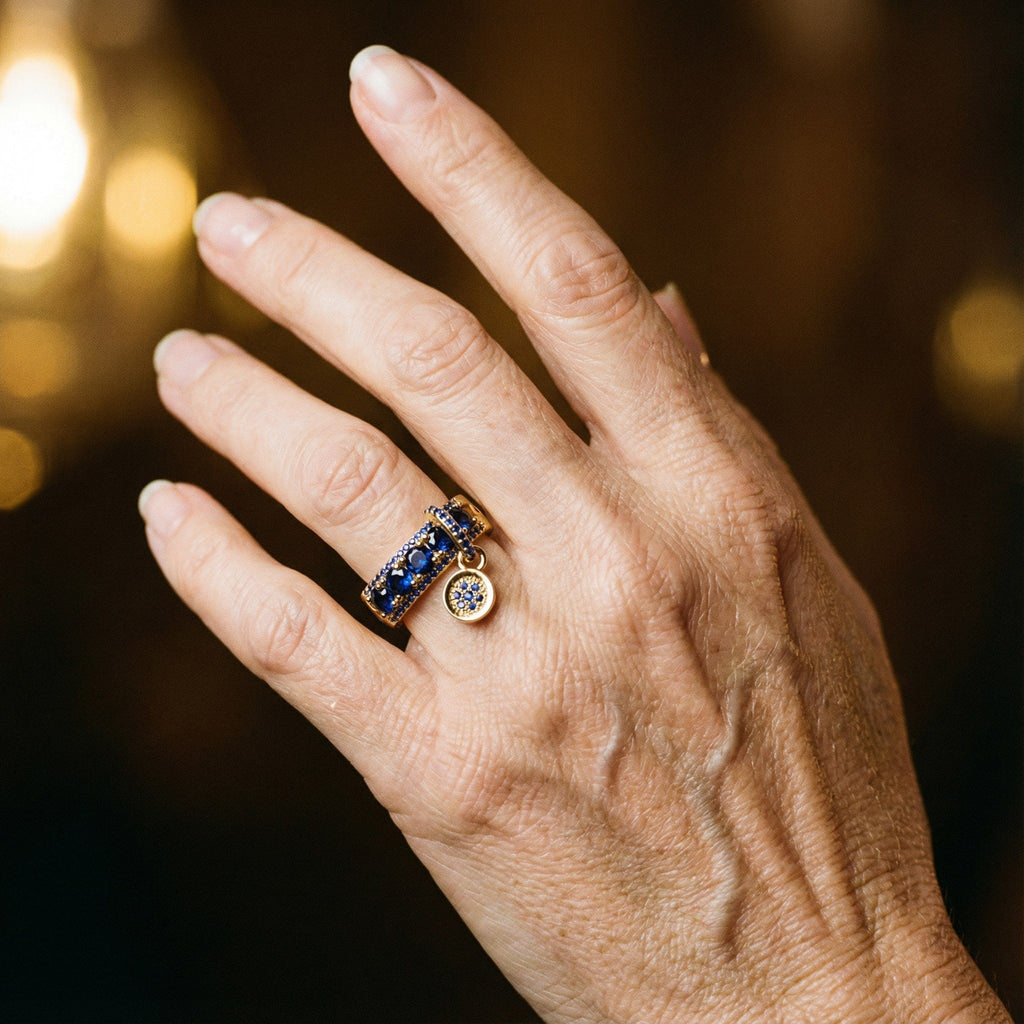 Anillo Antiguo en Oro y Cristal Azul