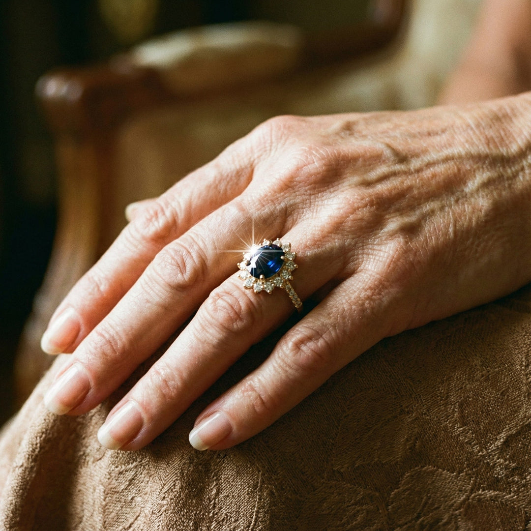 Prstan z bleščečo temno modro cirkonijo