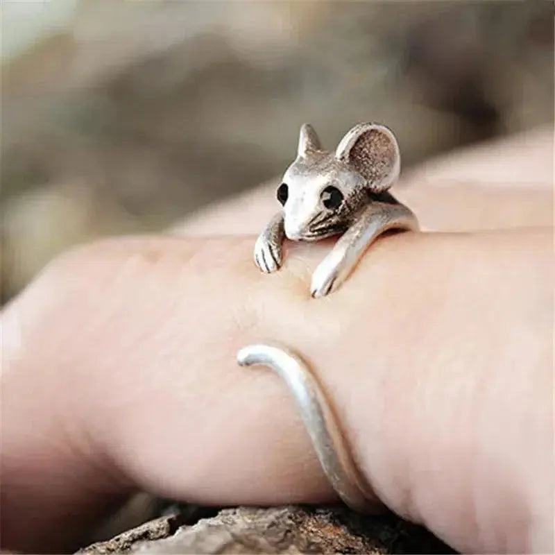 Anillo Vintage en Plateado con Rato