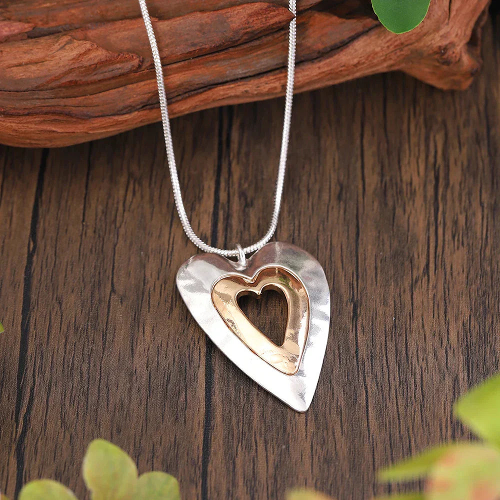 Ogrlica z Vintage obeskom iz srebra in zlata v obliki srca