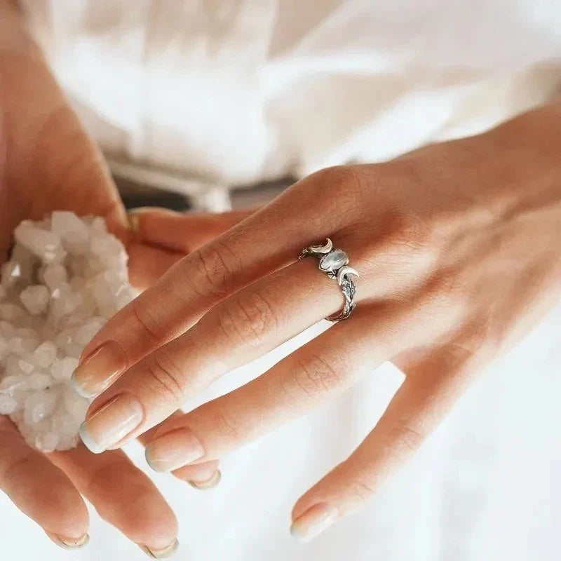 Anillo de Piedra de Luna