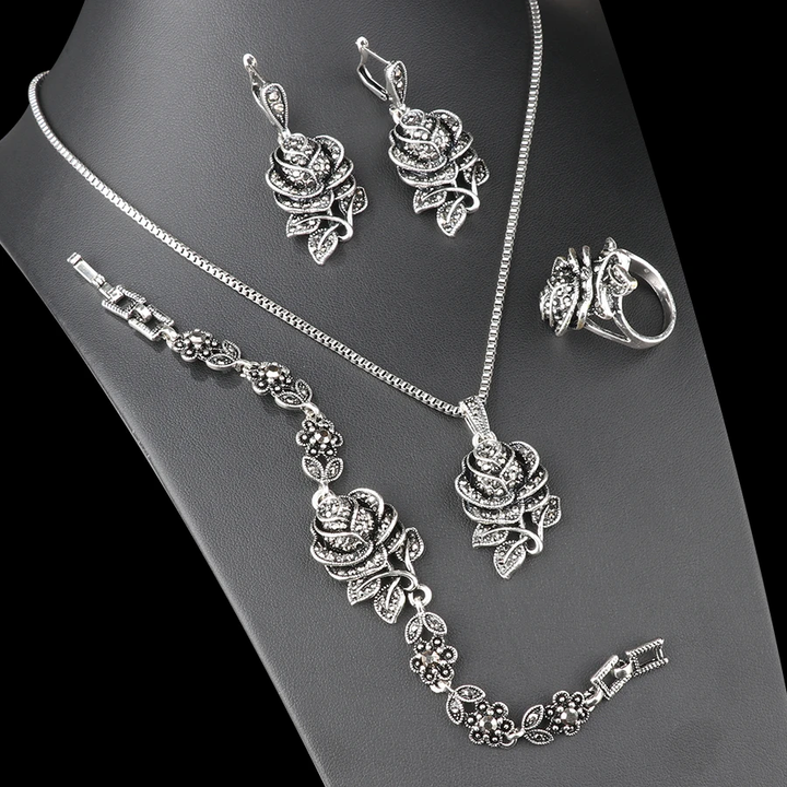 Eleganten Srebrni Nabor s Cirkonitom