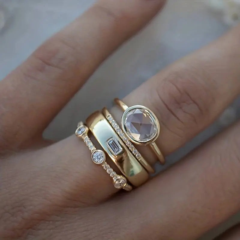Conjunto de Anillos Vintage en Dorado con Zircón