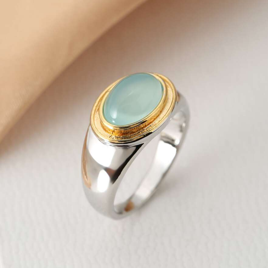 Anillo Vintage con Piedra de Luna Verde