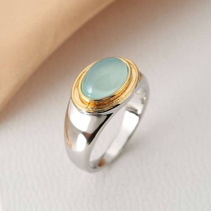Anillo Vintage con Piedra de Luna Verde