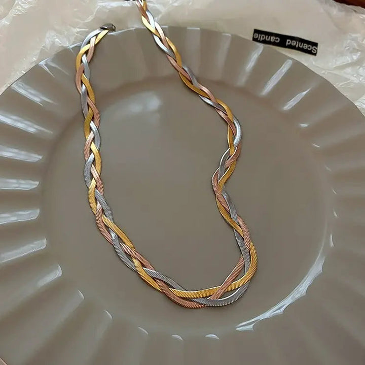 Eleganten Ovratnik v Zlati in Srebrni Barvi