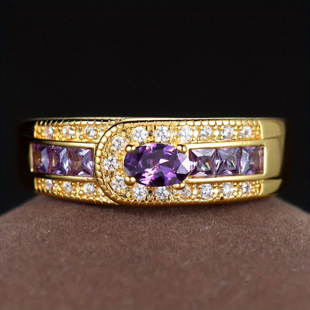 Vintage Zlani Prstan s Vijoličnim Cirkonom