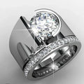Anillo vintage plateado con zirconia brillante