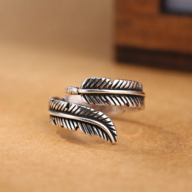 Anillo Ajustable Vintage de Plata con Hoja